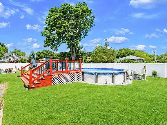4th image of 1 Blue Spruce Lane
