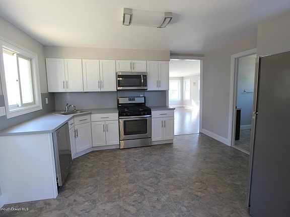 2nd image of 20 Grand Ave