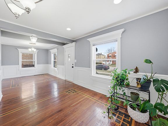 3rd image of 3709 W 85th St