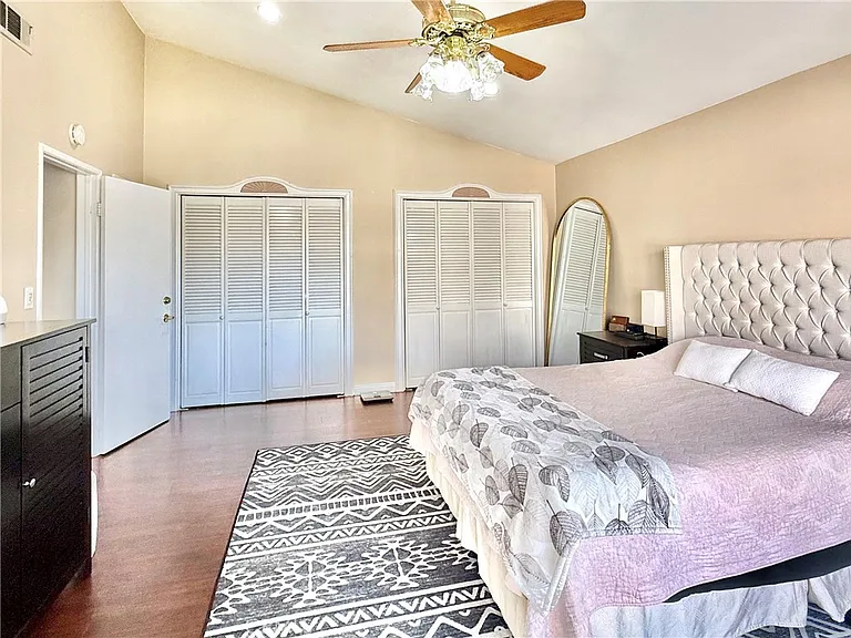 10651 Bell St — Photo 10