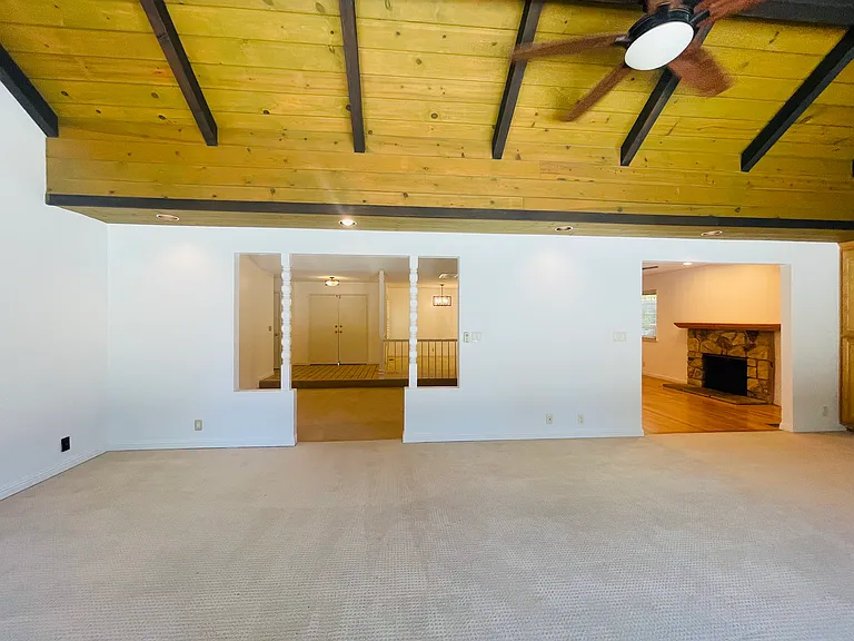 1150 Stafford Dr — Photo 23