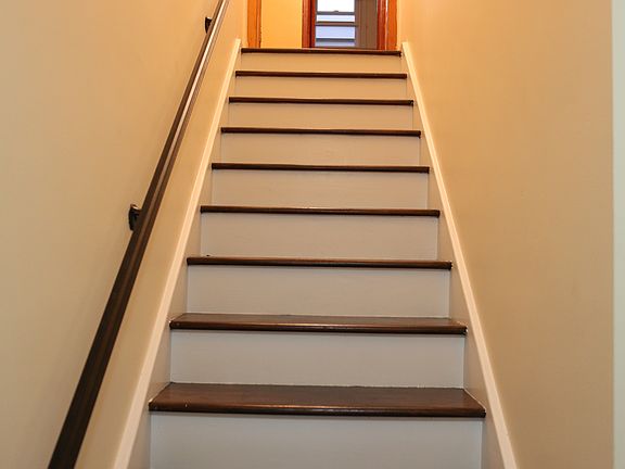 4th image of 71 Waverly St