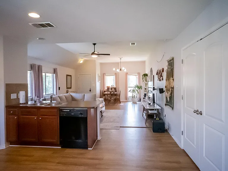 6600 Bay City Bnd — Photo 22