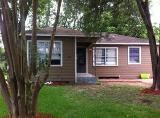 901 N Arcola St, Angleton, TX 77515