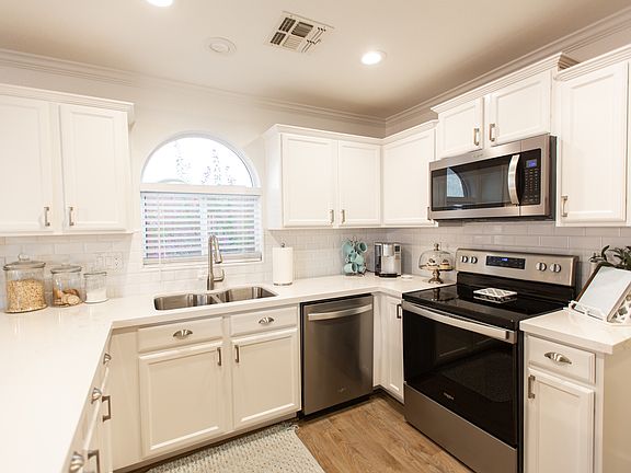 2nd image of 15550 N Frank Lloyd Wright Blvd Unit 1016