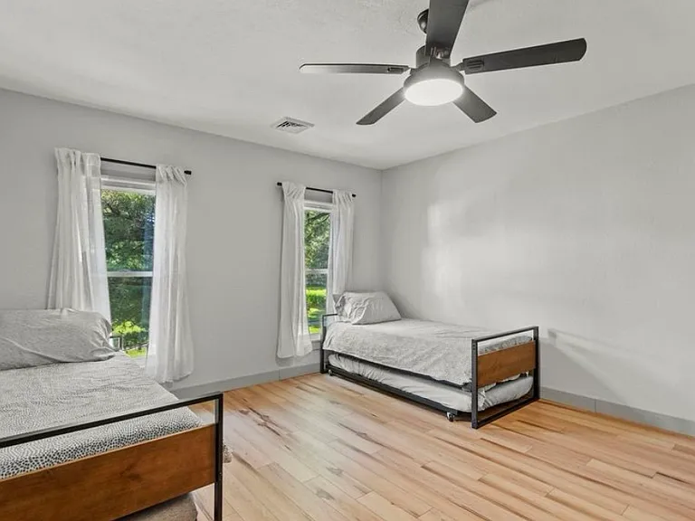 406 W Masterson Ave — Photo 13