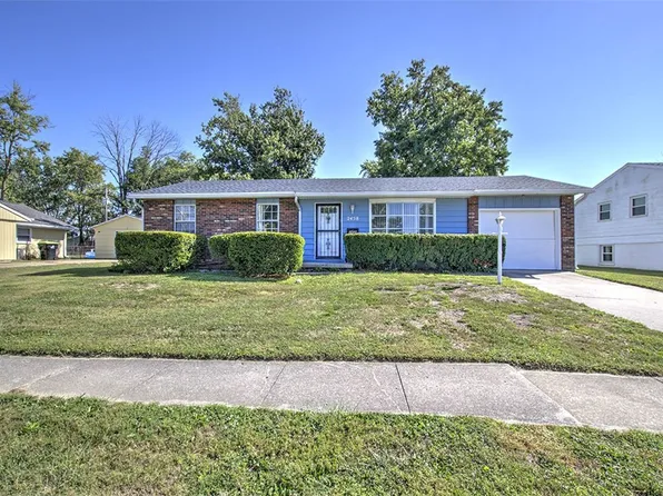 2458 Quail Dr, Decatur, IL 62521