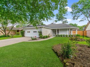 6 Dover Dr, Conroe, TX 77304