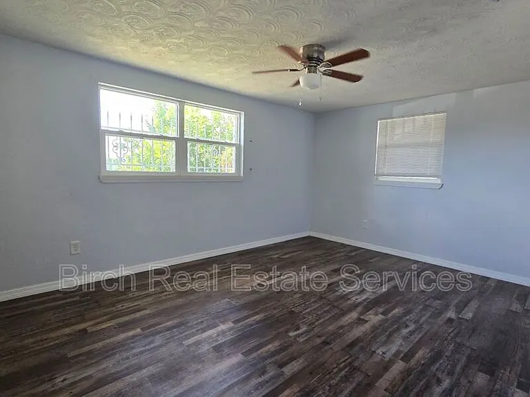 4328 Baden Dr — Photo 8