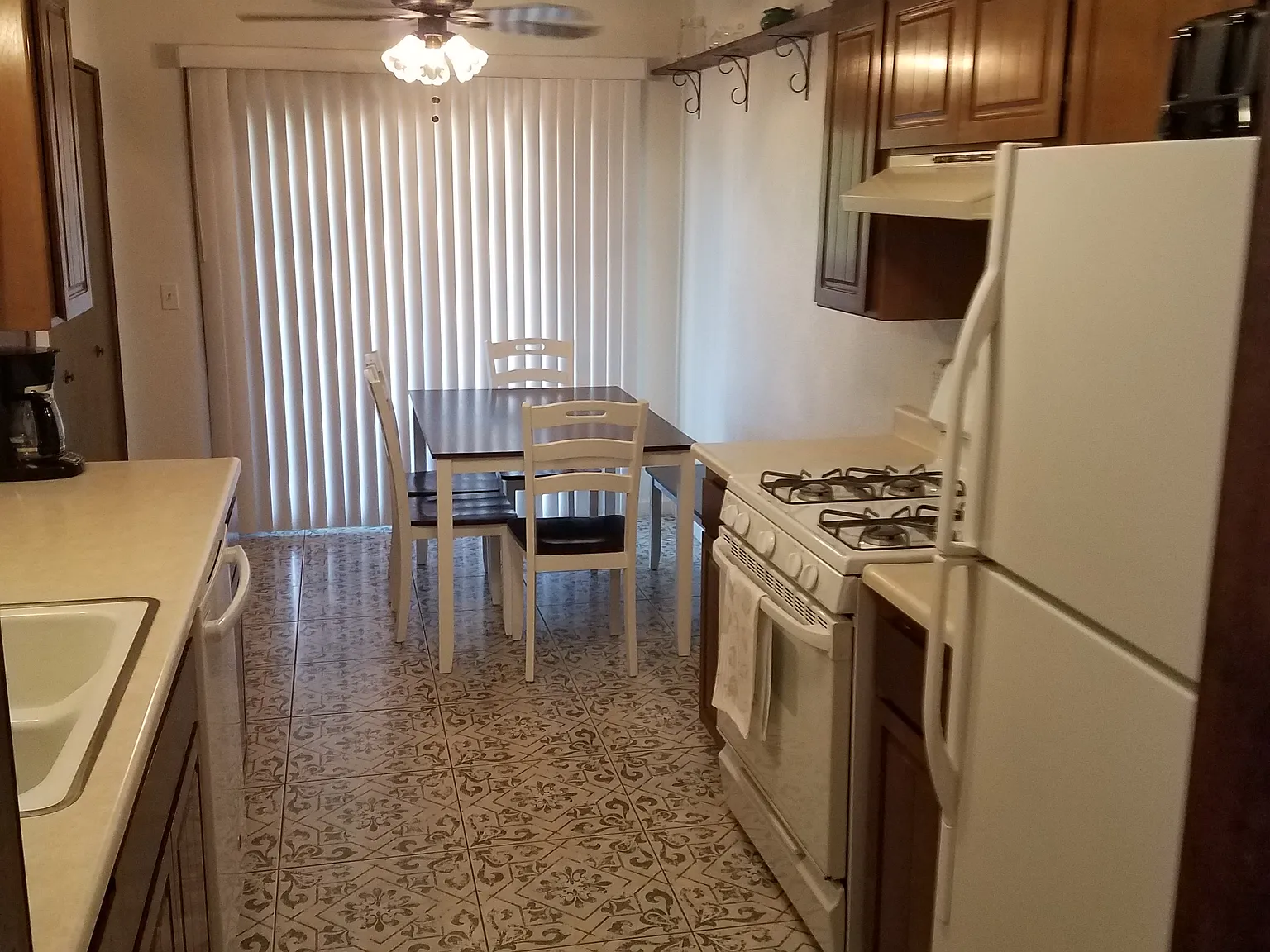 2 bed, 1030 sqft, $2,400 — Photo 3