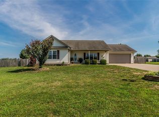 806 W 14th St, Johnston City, IL 62951