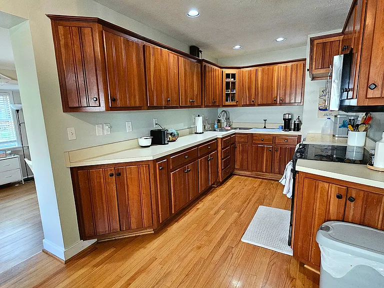6508 Hanover Ave — Photo 29