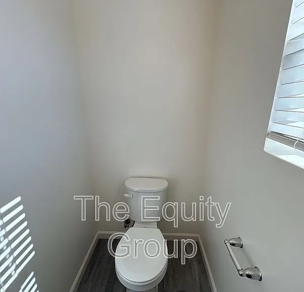 733 S Pinkham #101 — Photo 5