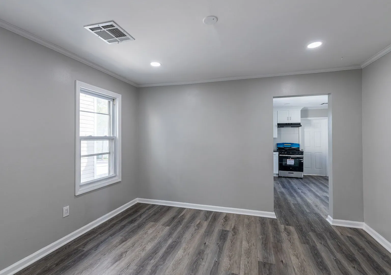203 Patterson Ave — Photo 2