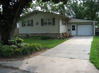 729 Walnut Dr, Wayne, NE 68787