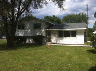 414 N Center St, Gardner, IL 60424