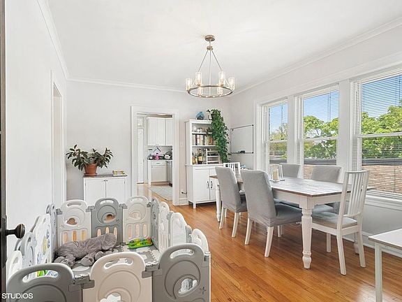 5th image of 3730 N Marshfield Ave #3