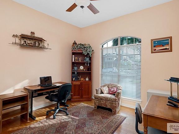 3rd image of 4843 Lakeway Dr