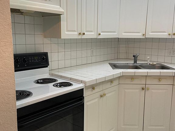 3rd image of 11131 Royal Palm Blvd