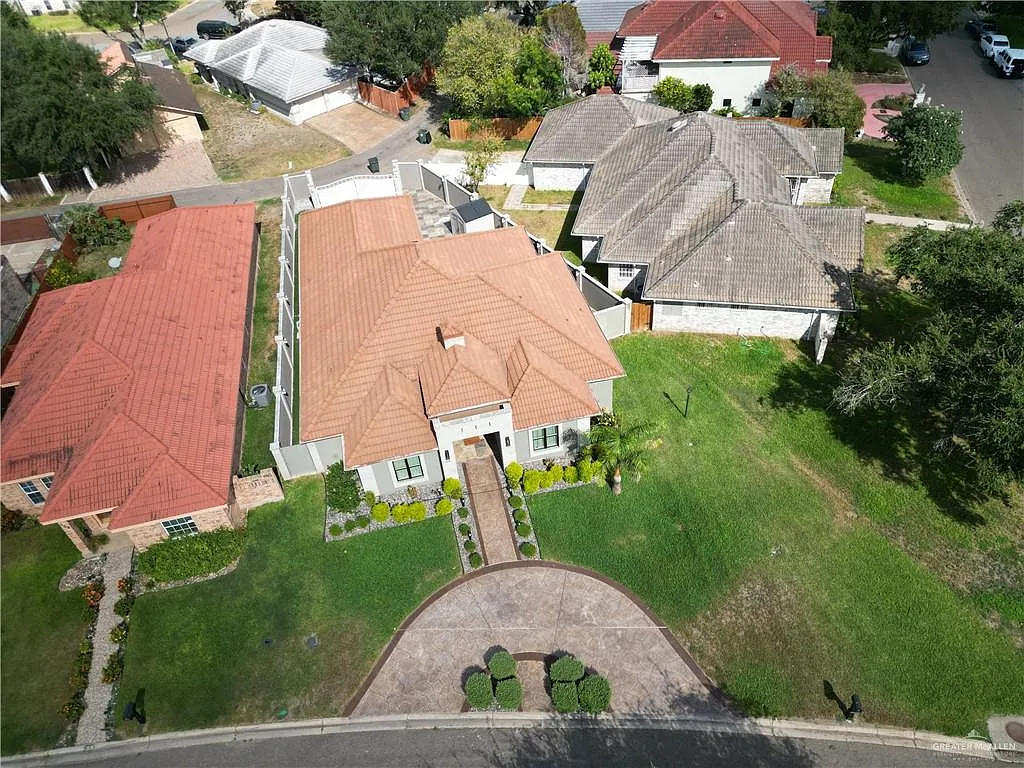 4 bed, 3.5 bath, 2405 sqft, $3,500 — Photo 3