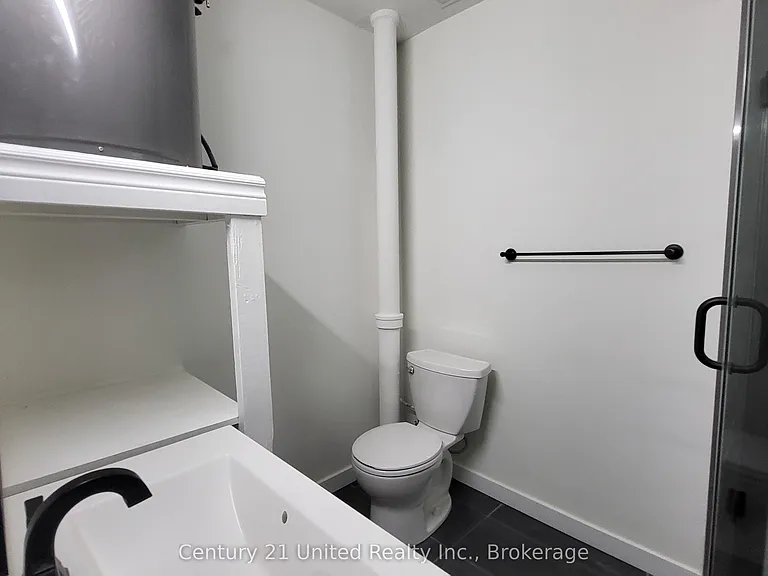 172.5 Hunter St W #1 — Photo 6