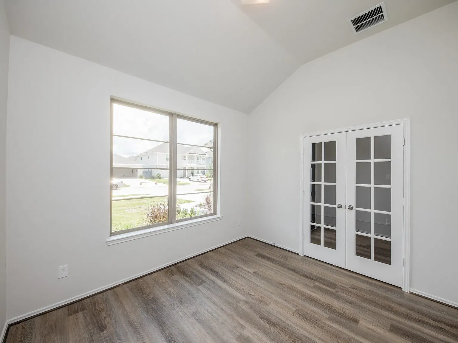 32402 Clouser Crawdad Ct — Photo 4