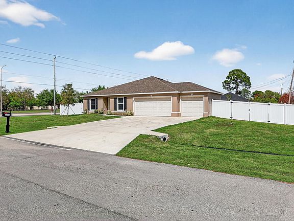 3rd image of 1691 SW Andalusia Road