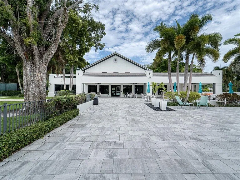 2908 Banyan Boulevard Cir NW — Photo 90