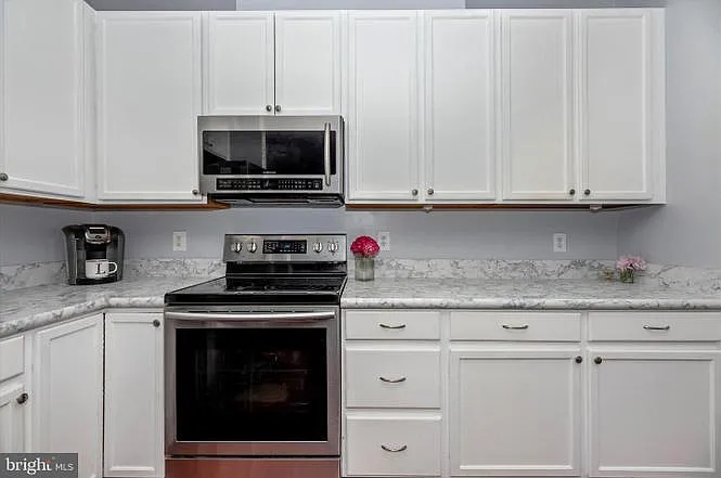 124 Cavenrock Ct — Photo 22
