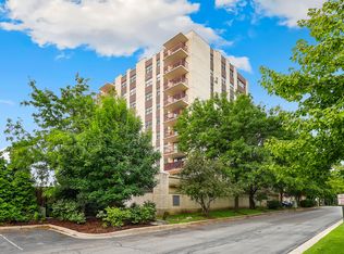 141 N La Grange Rd APT 805, La Grange, IL 60525