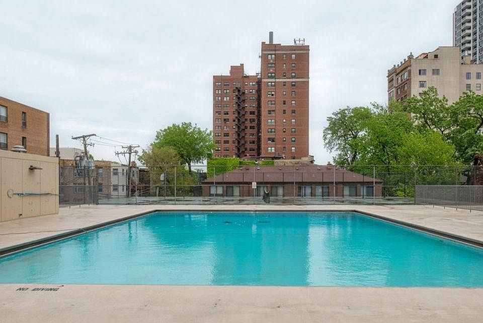 1st image of 4343 N Clarendon Ave APT 1411