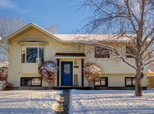 105 W Maplewood Dr, Strathmore, AB T1P 1E9