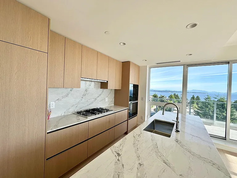 1475 Foster St #705 — Photo 3