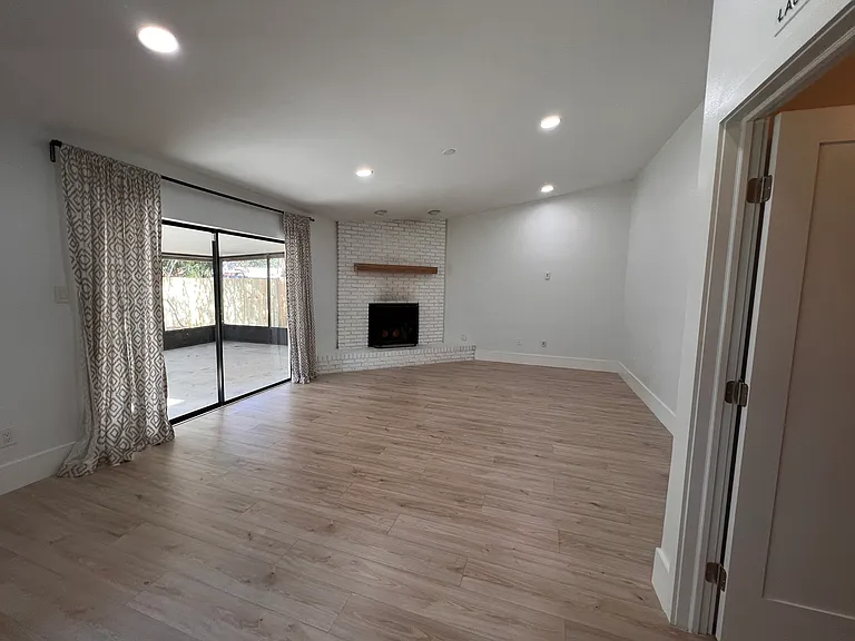 1352 Corner Oaks Dr — Photo 44