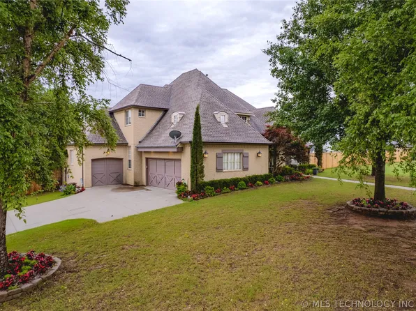1901 E Woodland Cir, Muskogee, OK 74403