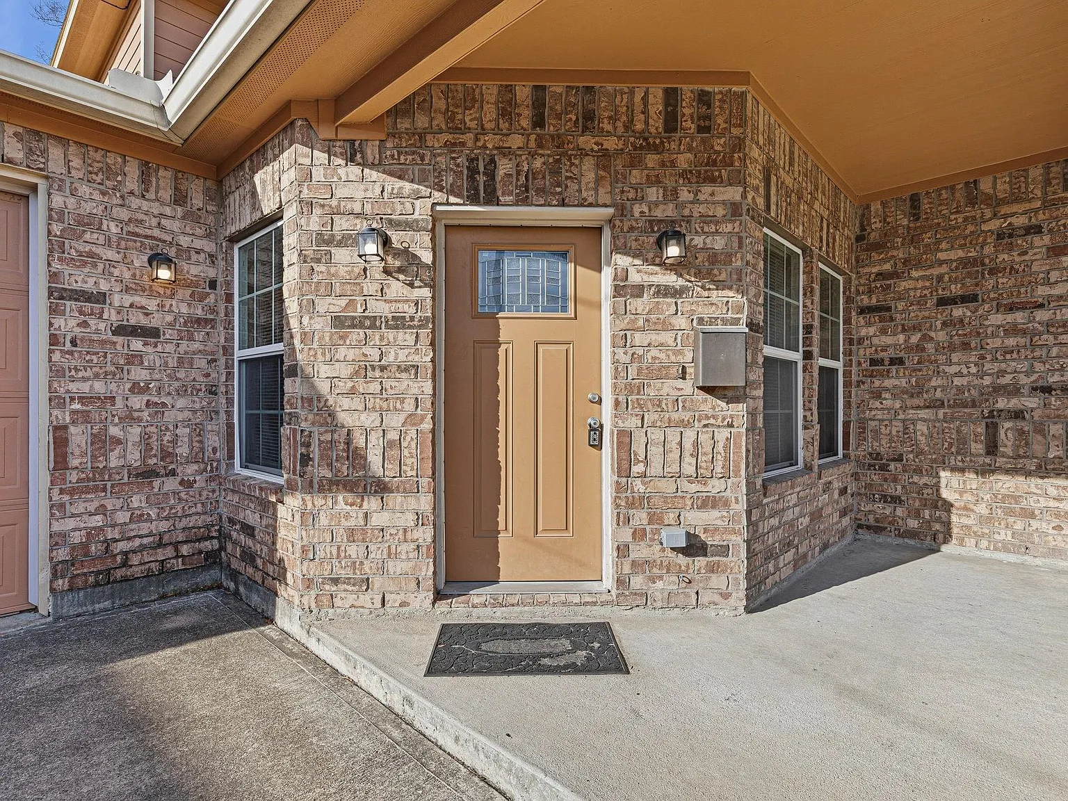3 bed, 2.5 bath, 1500 sqft, $1,950 — Photo 4