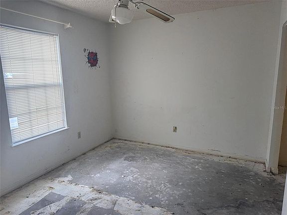 3rd image of 1116 FAIRVILLA DRIVE #1116
