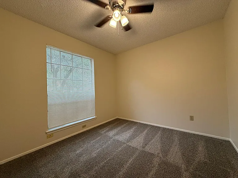 11945 Sunhillow Bnd #B — Photo 20