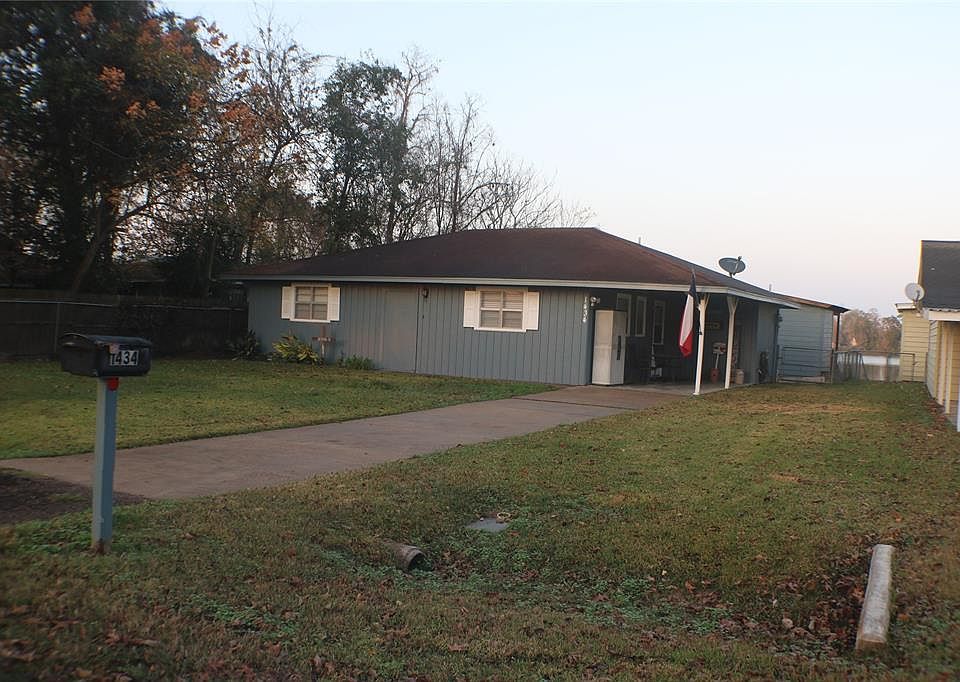 1st image of 1434 E Taylor Lake Cir