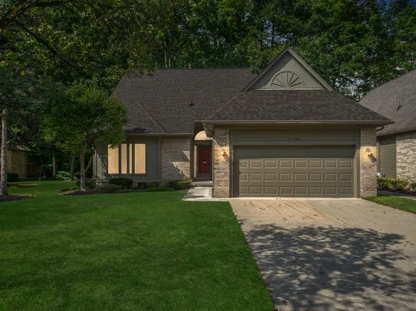 47306 Cider Mill Dr, Novi, MI 48374