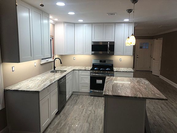 5th image of 159 Port Royal Dr