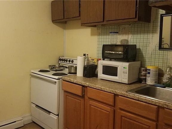 4th image of 1004 E Bowman St Unit 1/2