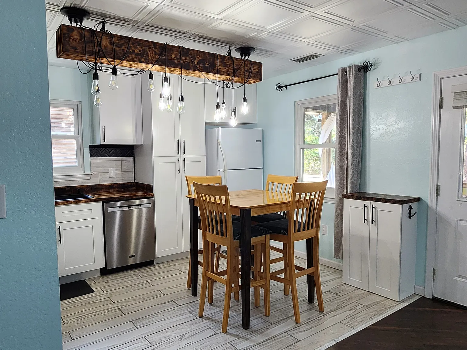 110 Harbour Rd — Photo 3