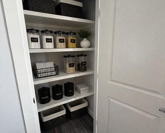 4th image of 707 Coves Ln #1