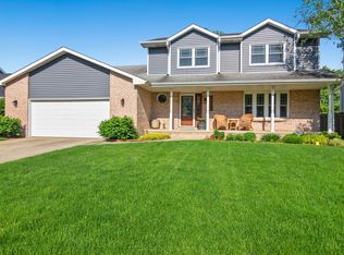 2221 Lori Ln, Schererville, IN 46375