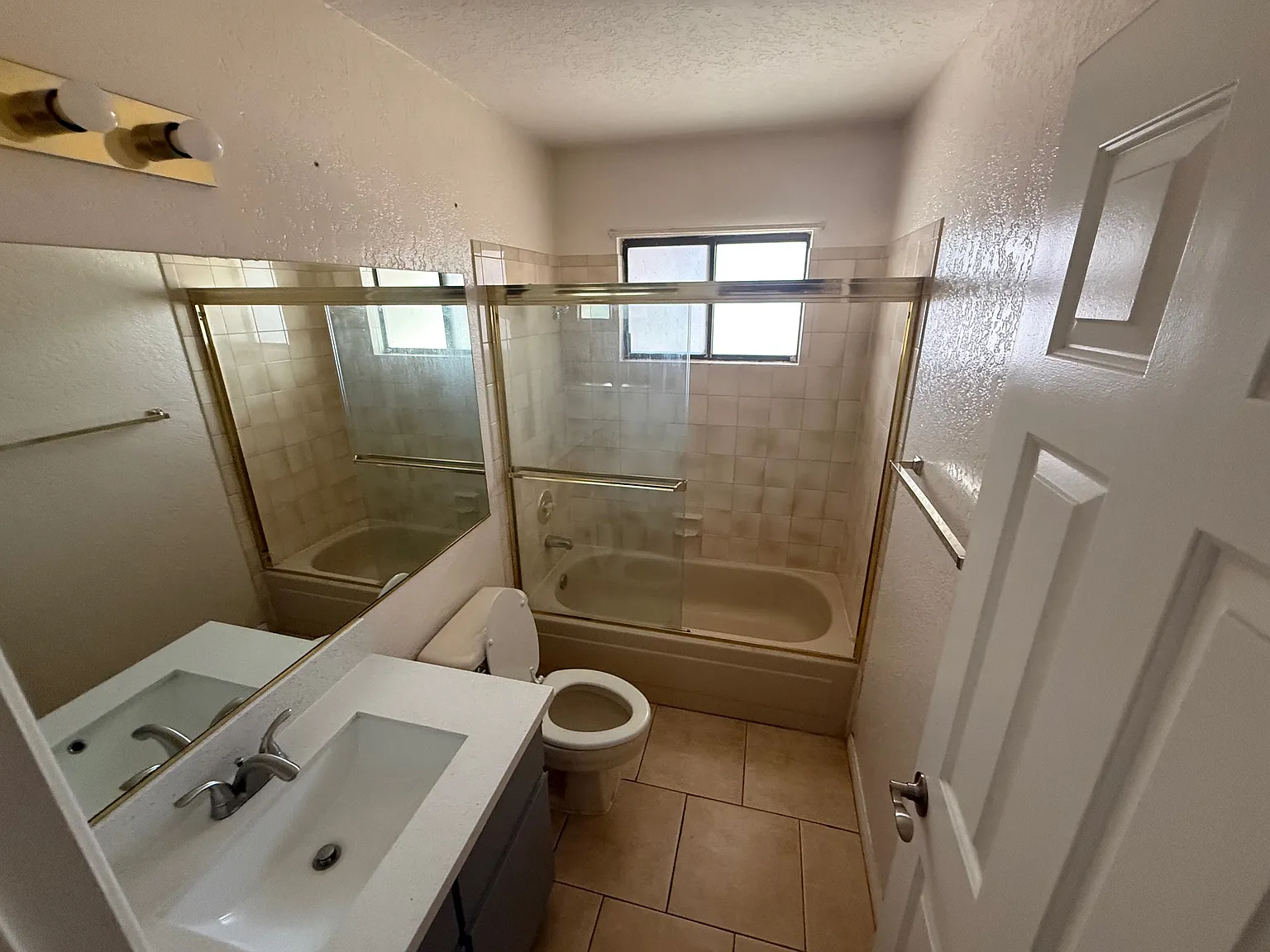 2 bed, 1056 sqft, $1,500 — Photo 4