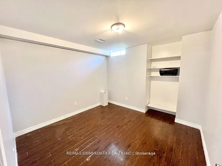 21 Midvale Rd #BASEMENT — Photo 8