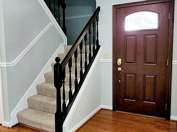 3rd image of 3401 Flint Hill Pl