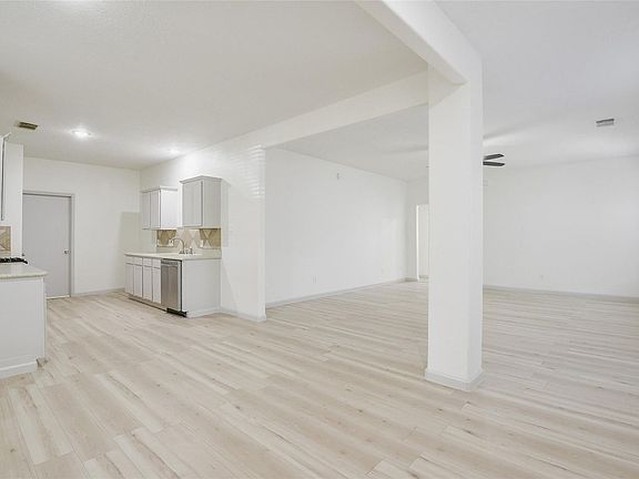 5th image of 6627 Stonecross Creek Ln #0