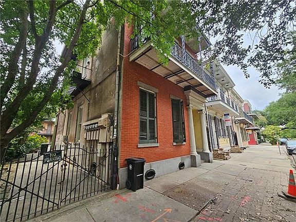 3rd image of 932 Esplanade Ave APT 5